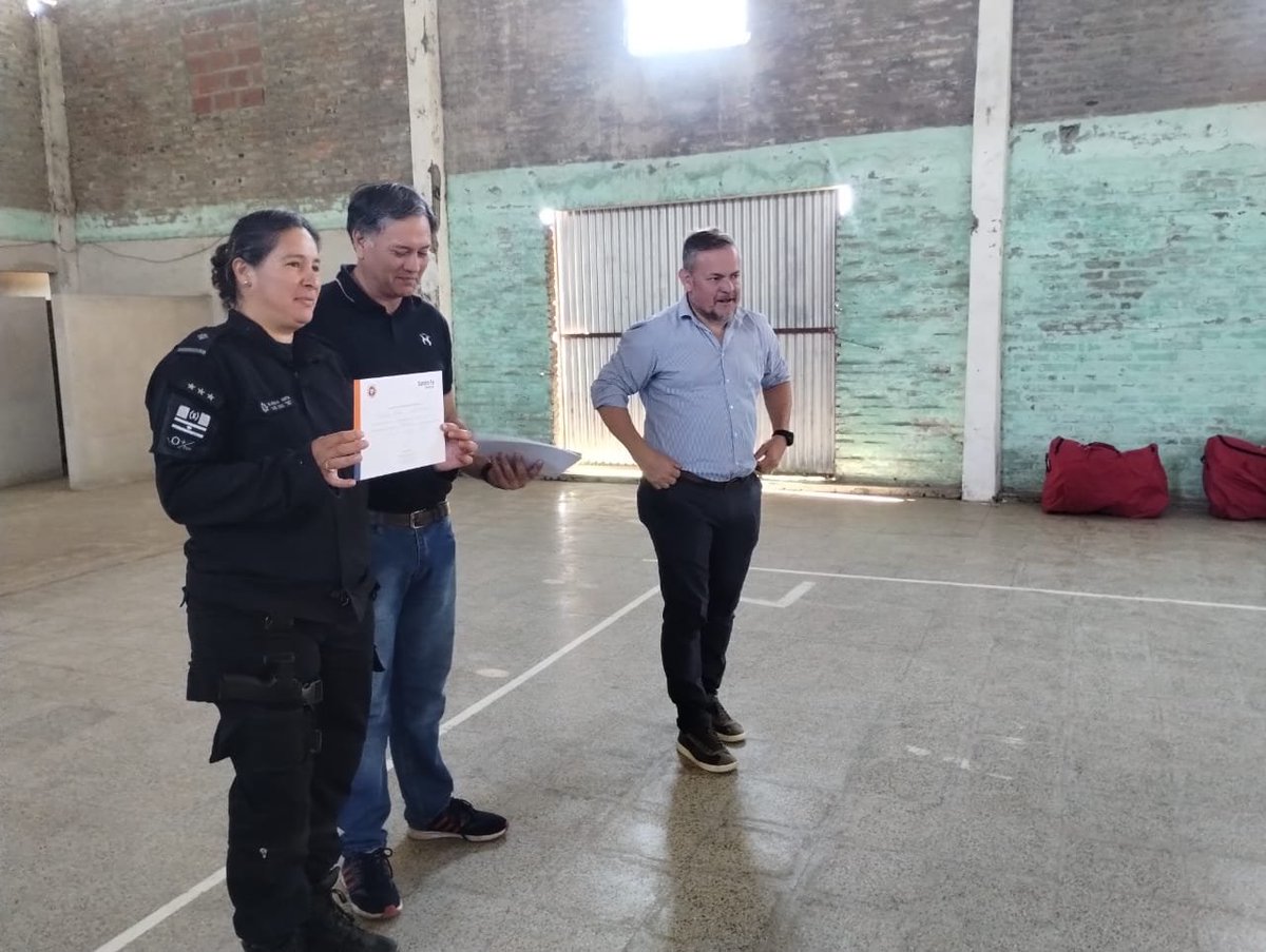 📌 La Brava
↪️ En el club Jueventud Unida se llevo a cabo una jornada de capacitación de RCP y el uso del DEA destinada para la comunidad, continuando con el Programa "Priemeros Respondientes Básicos".
👇👇