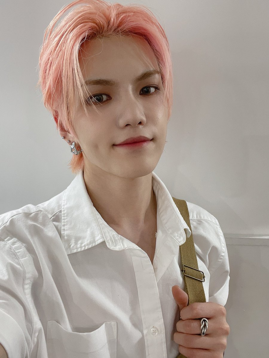 [#계현]

내일 나랑 행복한 주말 보내보자🥰
오늘도 응원해줘서 고마워
굿 나잇🌙

#GYEHYEON 
#VERIVERY