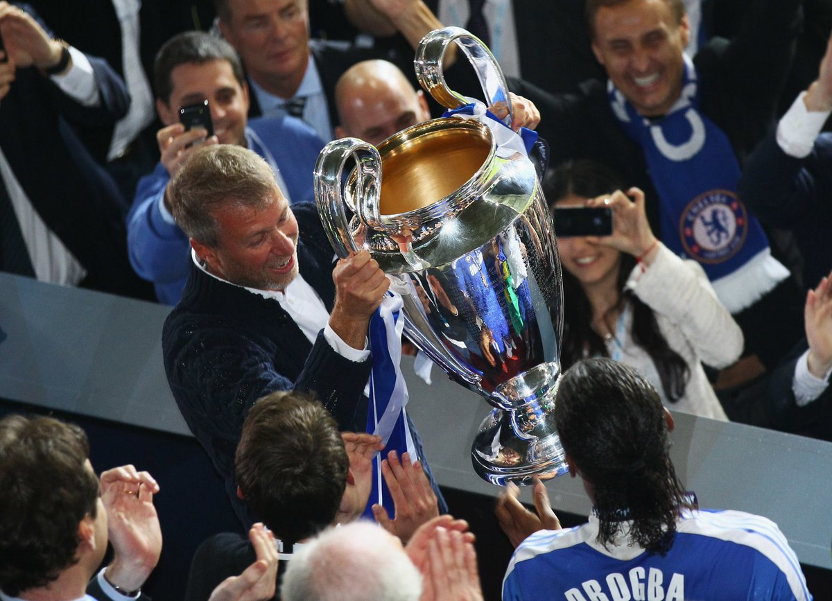 Shreya_Elle's tweet photo. 11 years to one of the greatest days of our club. Oh the absolute goosebumps even to this day and Martin Tyler’s iconic “Drogbaaaaaaaaaaa” shout! We found football’s holy grail that night in Munich.

And we’ll be back 💙

#UCL2012 #UCL #Chelsea 
*images &amp; video: sourced https://t.co/OWVgvvp5r8