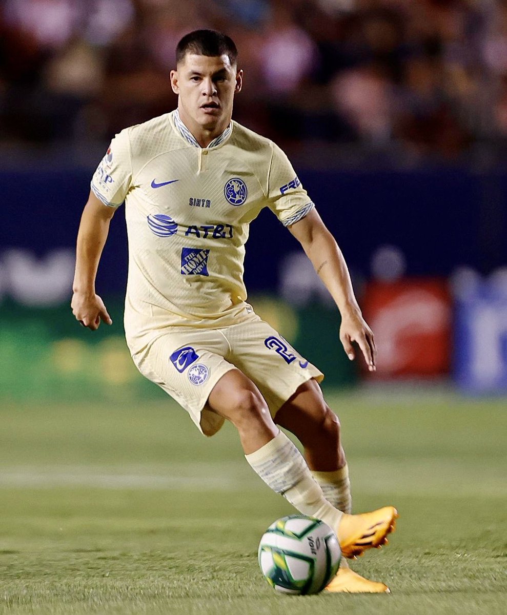 "El Jefe" Águila (@eljefeaguila) on Twitter photo Hay que destacar lo que anda jugando Richard Sánchez. Le da mucho balance al medio campo. Recupera y distribuye.
Creo que está teniendo su mejor temporada desde que llegó al <a href="/ClubAmerica/">Club América</a>.
¡JUGADORAZO!🦅 Hay que destacar lo que anda jugando Richard Sánchez. Le da mucho balance al medio campo. Recupera y distribuye.
Creo que está teniendo su mejor temporada desde que llegó al <a href="/ClubAmerica/">Club América</a>.
¡JUGADORAZO!🦅