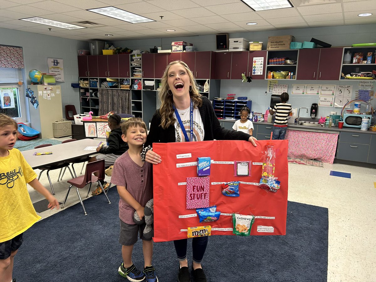 baileybmoran's tweet photo. Why CCES? Because we give surprise gifts all year long and finally reveal ourself at the end of the year 😍 Mrs. Scott-Thompson thank you for being the best frugal friend ever even my students loved it🥰 #ccesdukes #WeAreCuCPS https://t.co/HqVyK5cHxR