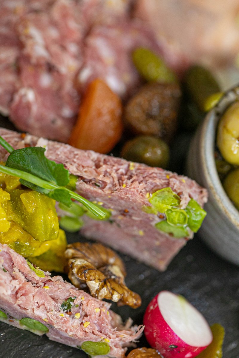 Treat yourself to an extra special Sunday Lunch...  

Start with Pan-fried Baby Squid with Rocket Chilli &amp; extra virgin olive oil. Or Pea &amp; Ham Hock Terrine with Sweet Piccalilli, then follow on with ...

calancombe-estate.com/cellar-door-ca…