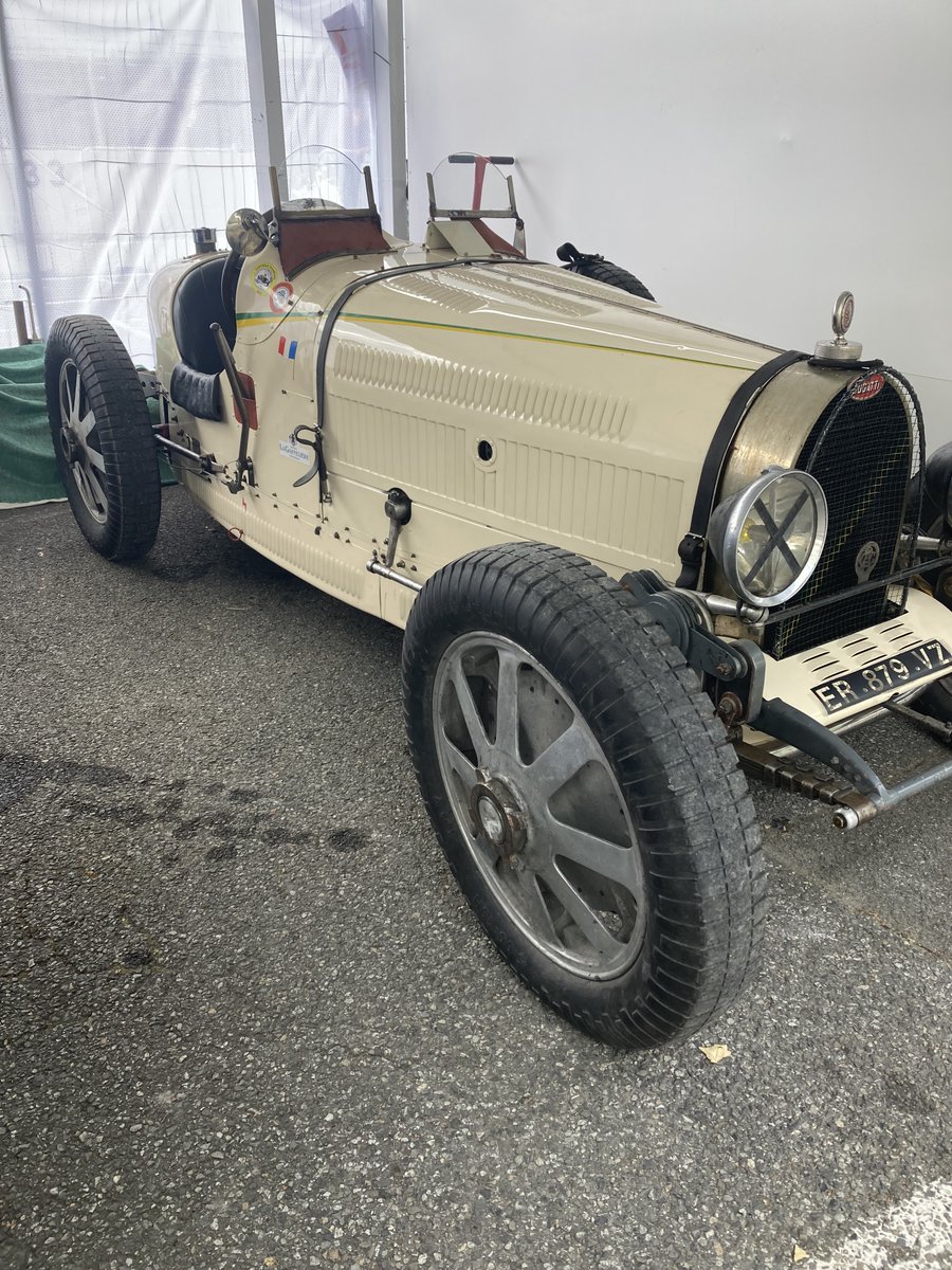 #gppau
"Les Reines d'avant guerre" de retour sur la piste avec les <a href="/GPdePau/">GPdePau</a>  !🏎️
Tout au long du week-end, Pau a remis en piste et permis au public de replonger dans les grandes heures héroïques de ces voitures historiques.