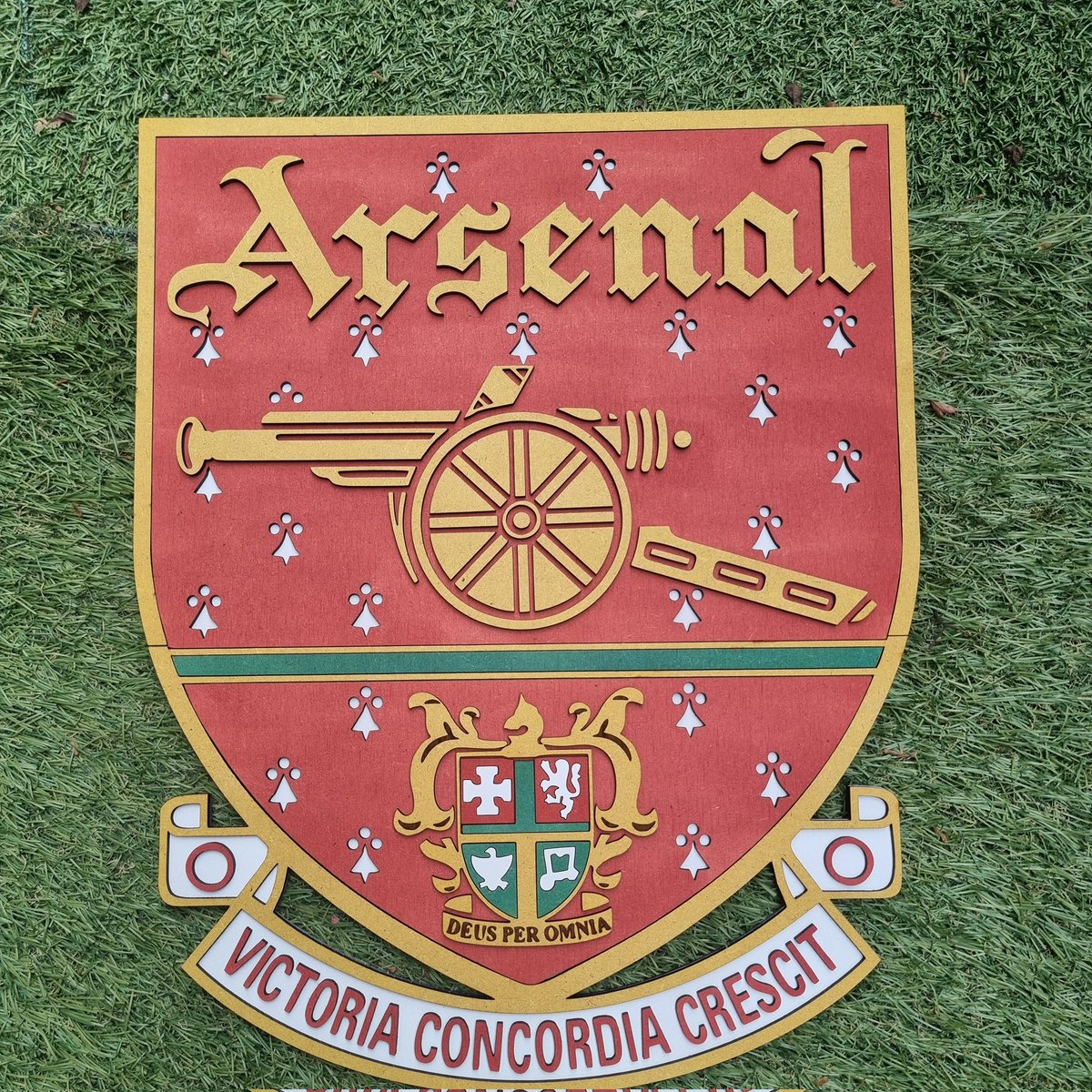 sliney66's tweet photo. ⚠️ 🚨 COMPETITION 🚨 ⚠️ 
WIN A BADGE OF YOUR CHOICE IF ARSENAL BEAT FOREST. TO ENTER, LIKE ,FOLLOW AND RETWEET. FATHERS DAY SPECIAL- 20% OFF ALL ITEMS NOW USING CODE "FATHER" 
https://t.co/i6SqWXCBw2 
#ARSENAL #AFC #Gunners #Gonners #COYG https://t.co/awx1BTI8L7