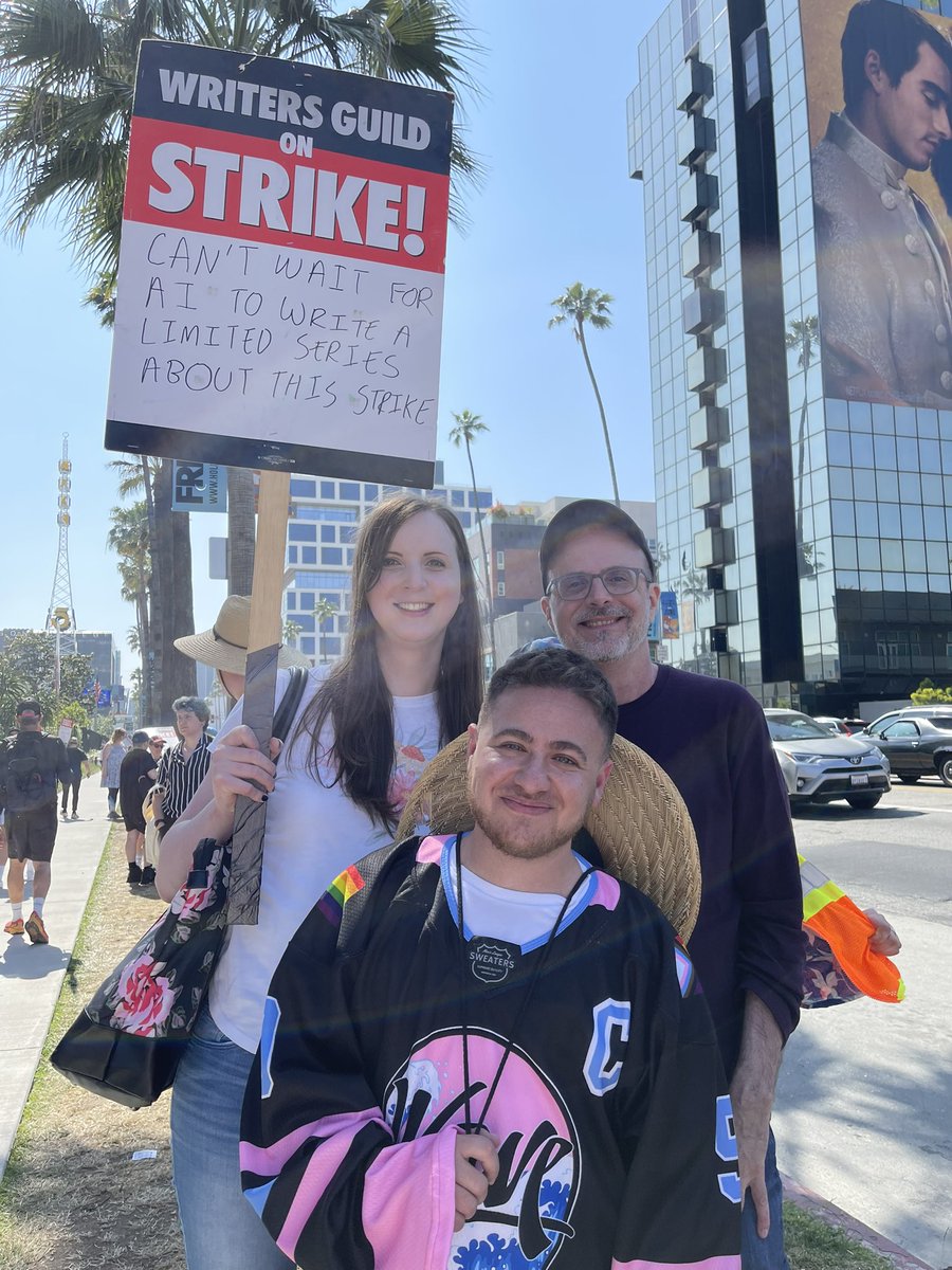 glaad's tweet photo. GLAAD staff was so proud to join the WGA Trans Subcommittee at yesterday’s #TransTakeOver at Netflix. Authentic trans stories create acceptance. We need trans storytellers and we need them to be paid. 

 #WGAstrong https://t.co/oe4etbN6cD
