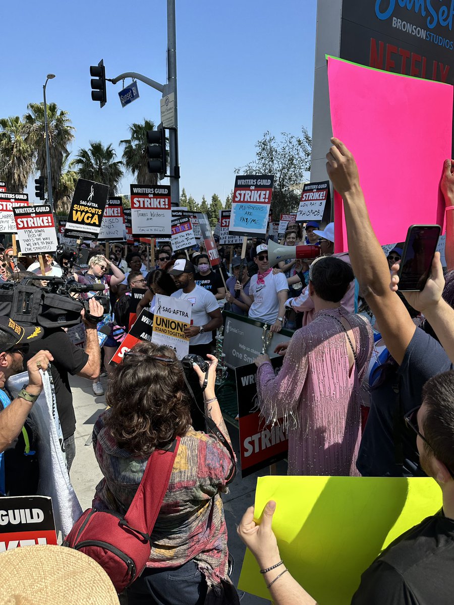 glaad's tweet photo. GLAAD staff was so proud to join the WGA Trans Subcommittee at yesterday’s #TransTakeOver at Netflix. Authentic trans stories create acceptance. We need trans storytellers and we need them to be paid. 

 #WGAstrong https://t.co/oe4etbN6cD