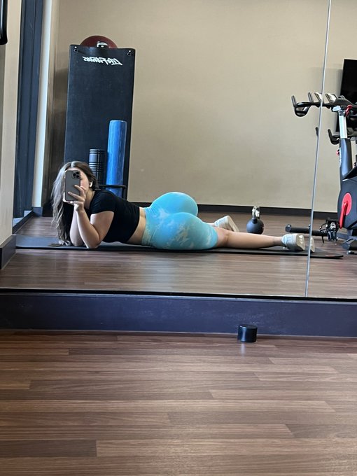 morning stretch 🩵 https://t.co/3egVQTajem