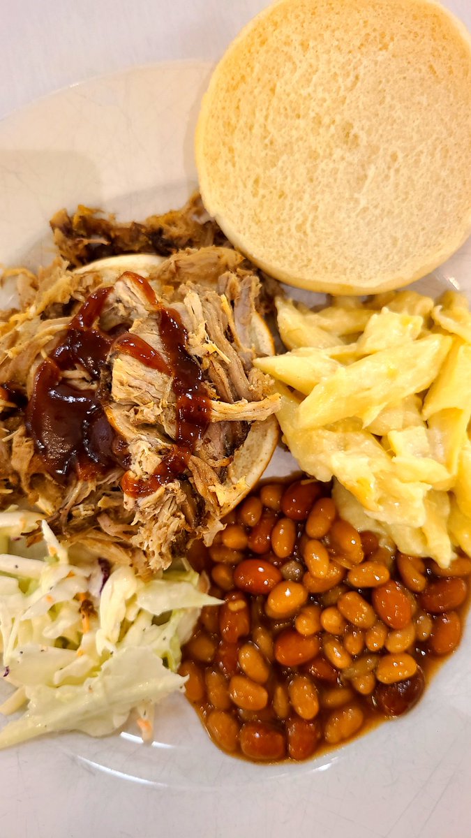 Reset18O's tweet image. Gotta love some good BBQ! 😋 Thanks to American Legion Post 177 for making the delicious food for our event last Friday!

#springchallenge #springfundraiser #americanlegion #fairfaxva