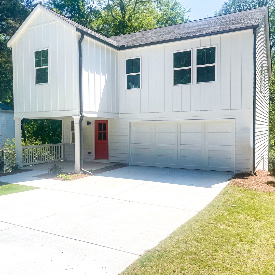 The Maple 2 offers four bedrooms, three and a half bathrooms, and 2008 square feet of spacious living! Learn more about this home, available now: bit.ly/3kj2ywi #WestsideATL #AtlantaHomesForSale