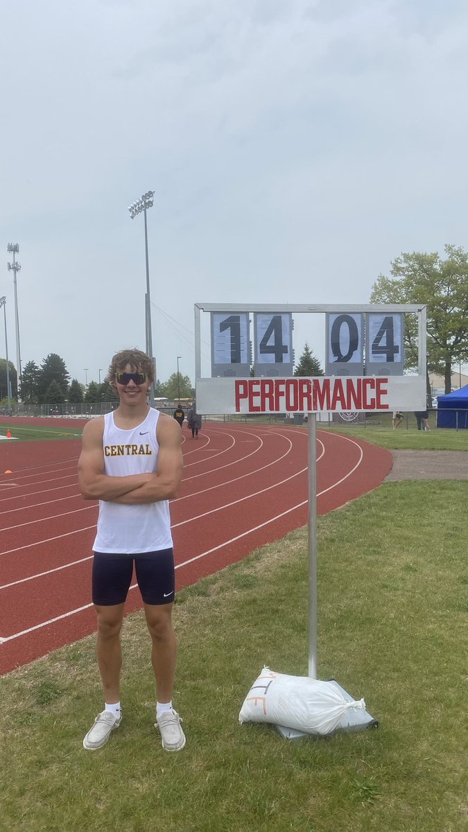 Men of Walled Lake (@wlctrack) on Twitter photo 🔥💪🏽⚡️State Qualifier Alert⚡️💪🏽🔥
Regional Champion
<a href="/rayweath17/">Raymond Weatherington</a>
Pole Vault - 14’ 4” 🔥💪🏽⚡️State Qualifier Alert⚡️💪🏽🔥
Regional Champion
<a href="/rayweath17/">Raymond Weatherington</a>
Pole Vault - 14’ 4”