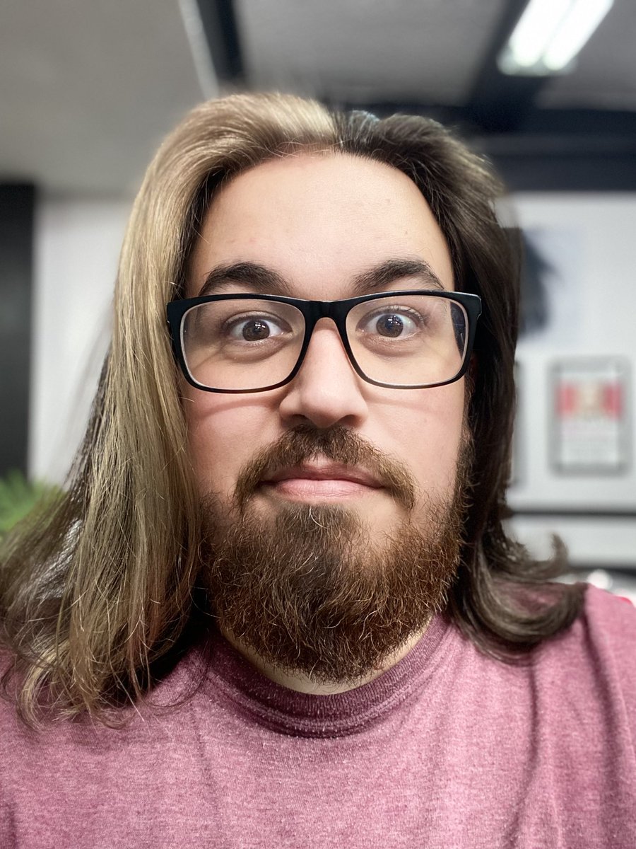 MagicalApple90's tweet image. Got my hair dyed for the first time! 

Shoutout to @beauty_on_the_go626 (Instagram)  for such an awesome job! 🔥

——————

#newhairwhodis #longhairdontcare #moneypiece