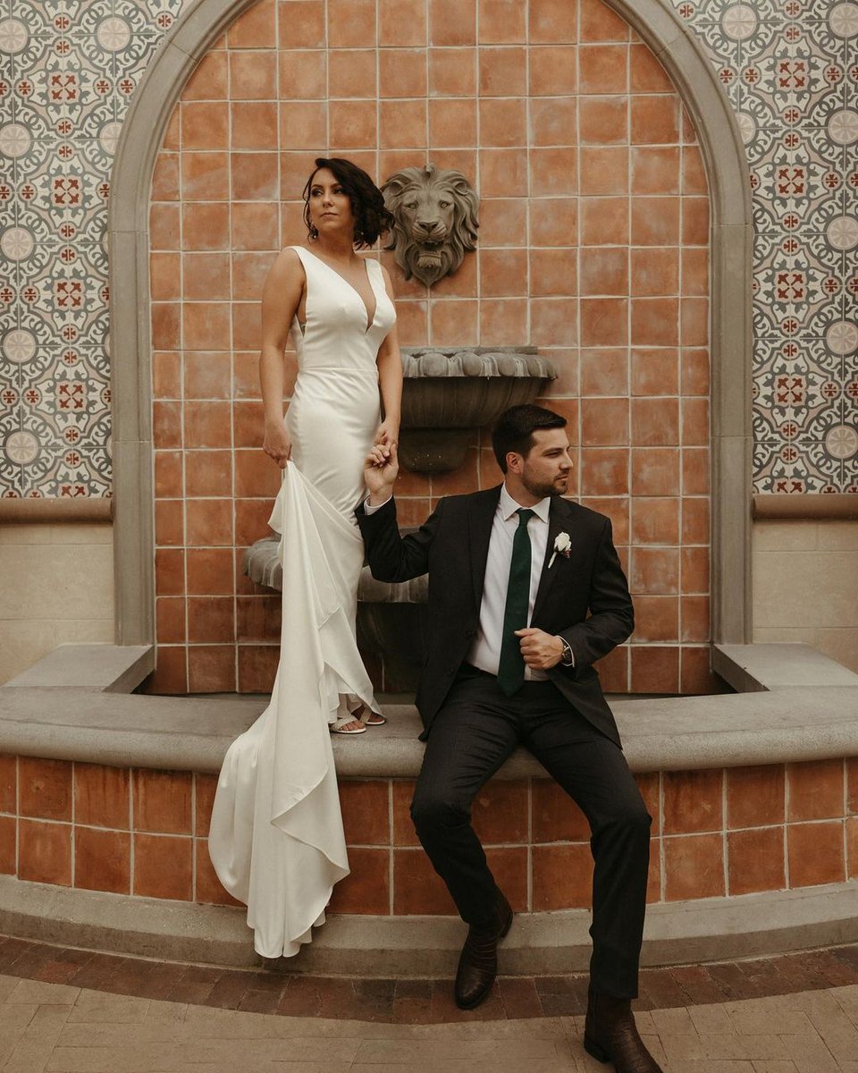 Now this is a power couple. 📸: @karabrookephoto #grooms #weddingsuit #menssuits