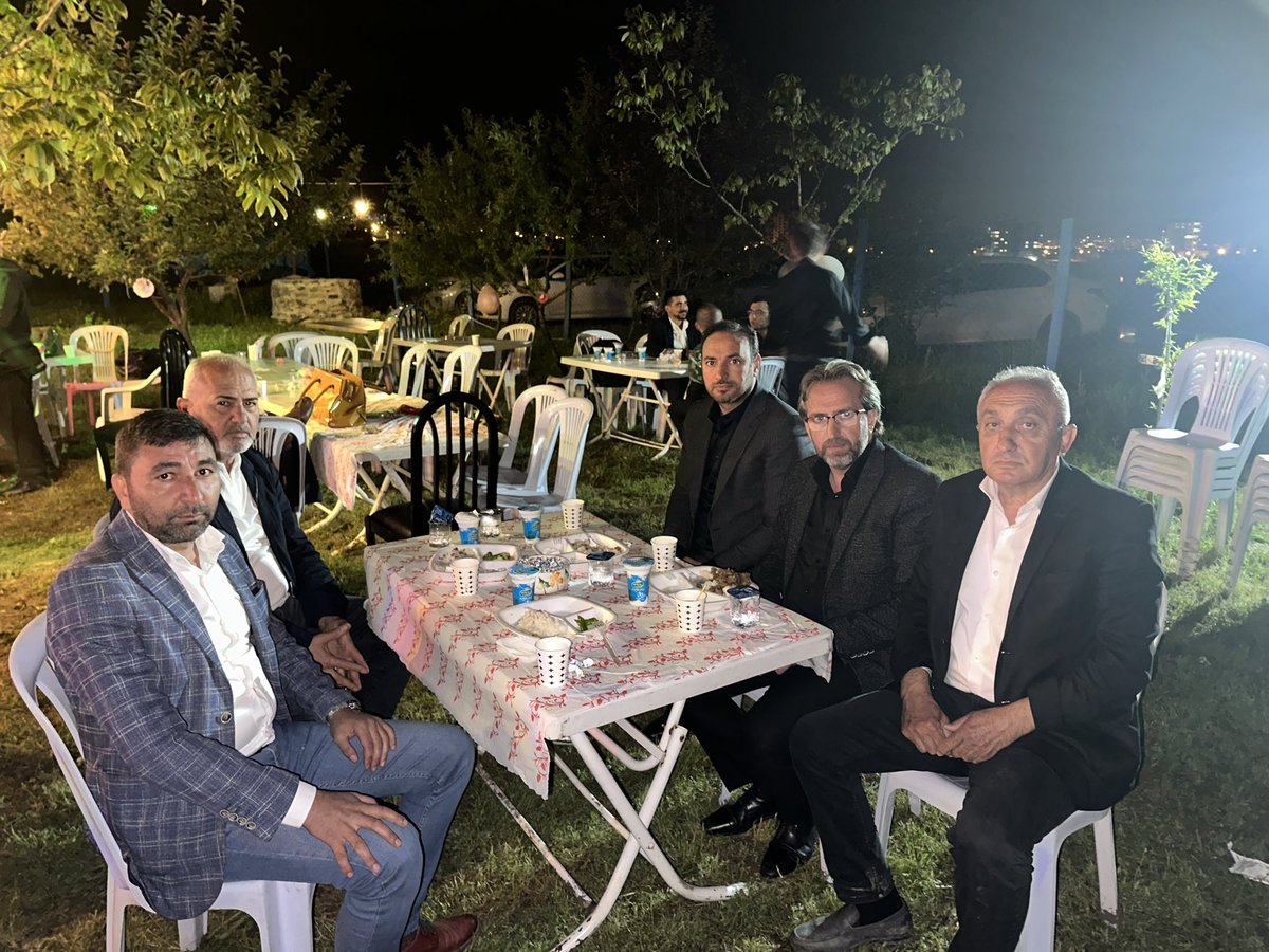 Kıbrıs mahallesi sakinlerimizden Adnan Fırat abimizin kıymetli evladının kına gecesine teşkilatımızla birlikte katılım sağladık.

Genç çiftlere Rabbim’den bir ömür boyu mutluluklar diliyorum.