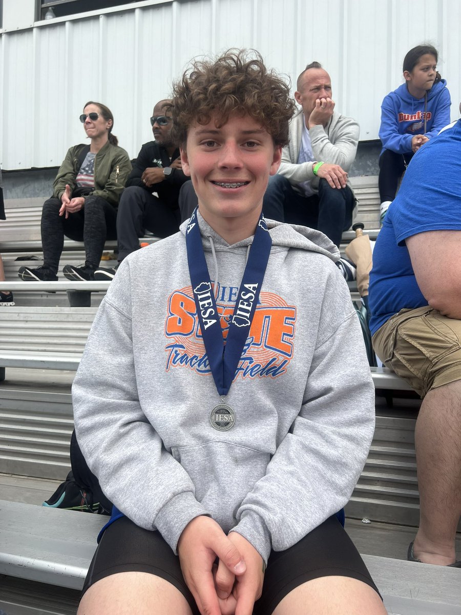 jr_rocketshoops's tweet photo. Congrats to our jr rocket and his second place in state in the discus!  🏀🥏. https://t.co/YznGkRA2Oz