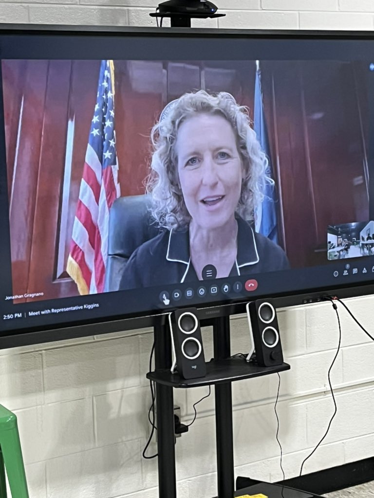 Gbhwildcats's tweet photo. Ms. Downs’ #Government class had a very special guest today in our new #collaborationlab! Thank you @RepJenKiggans for the conversation. @cpschoolsva https://t.co/rcfaMWzQLU