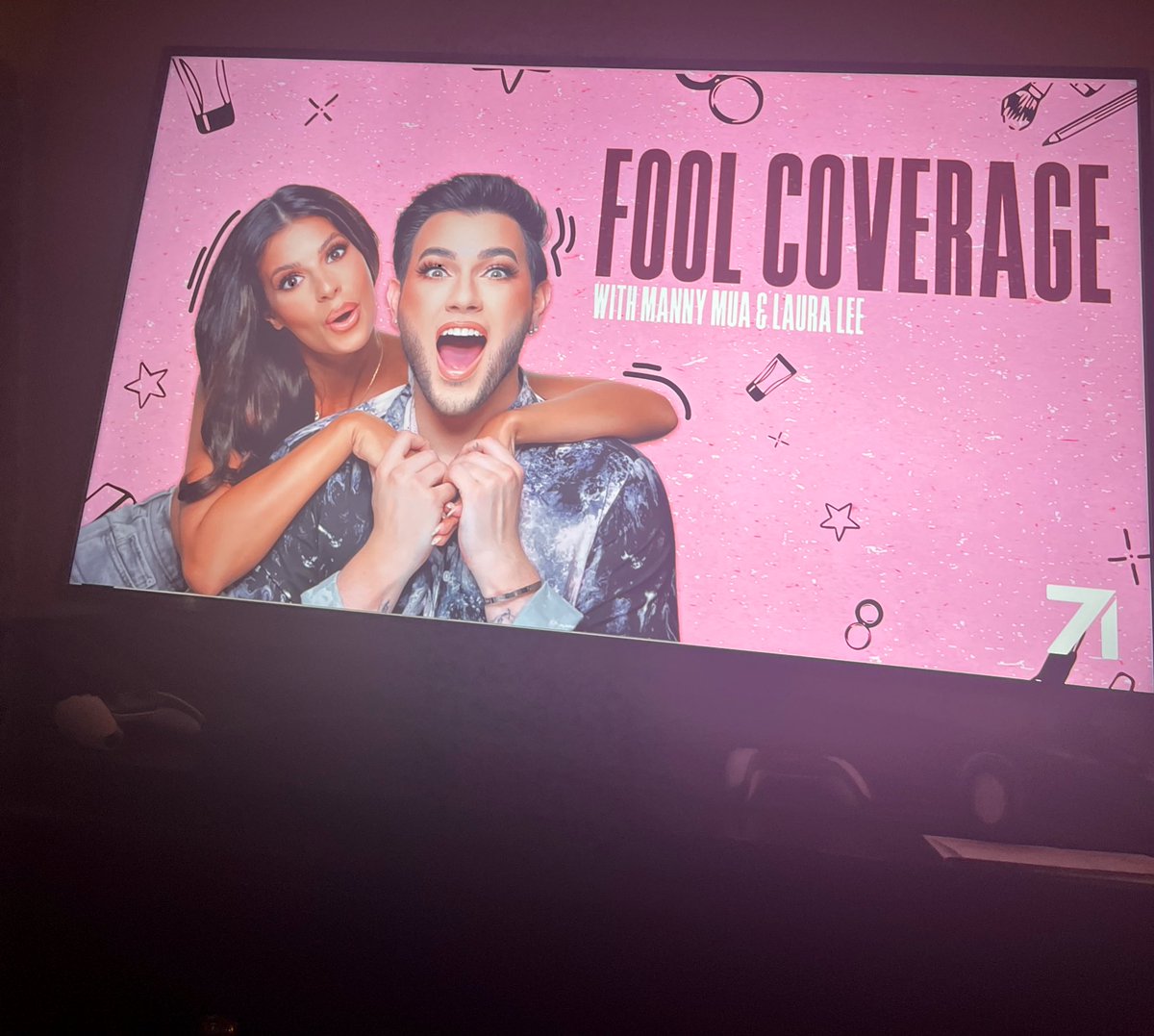 mystic_rem's tweet photo. fool coverage fridays are my favvvv β€οΈβ€οΈ
#foolcoverage @MannyMua733 @Laura88Lee https://t.co/uDpWUa9c8G