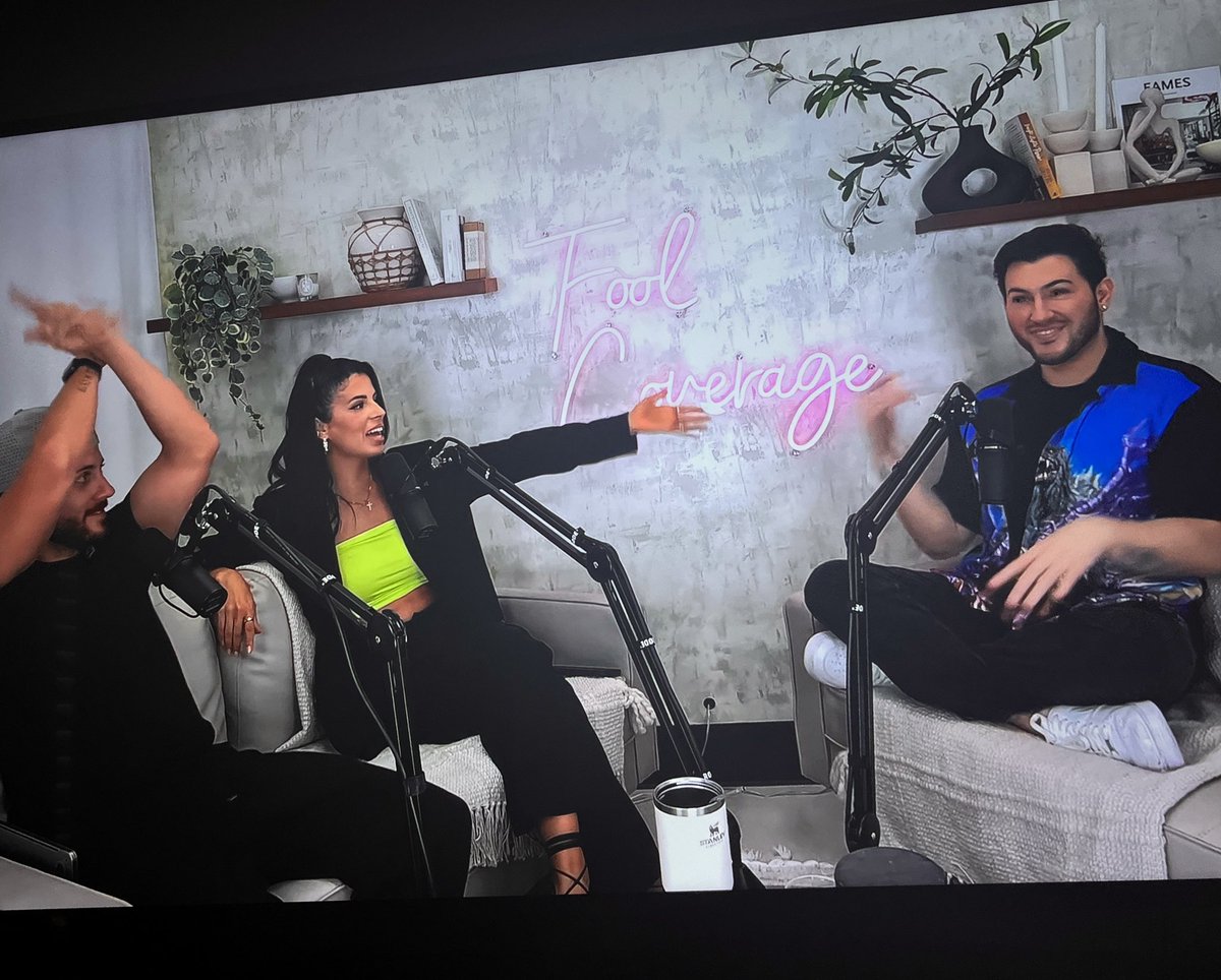 mystic_rem's tweet photo. fool coverage fridays are my favvvv β€οΈβ€οΈ
#foolcoverage @MannyMua733 @Laura88Lee https://t.co/uDpWUa9c8G