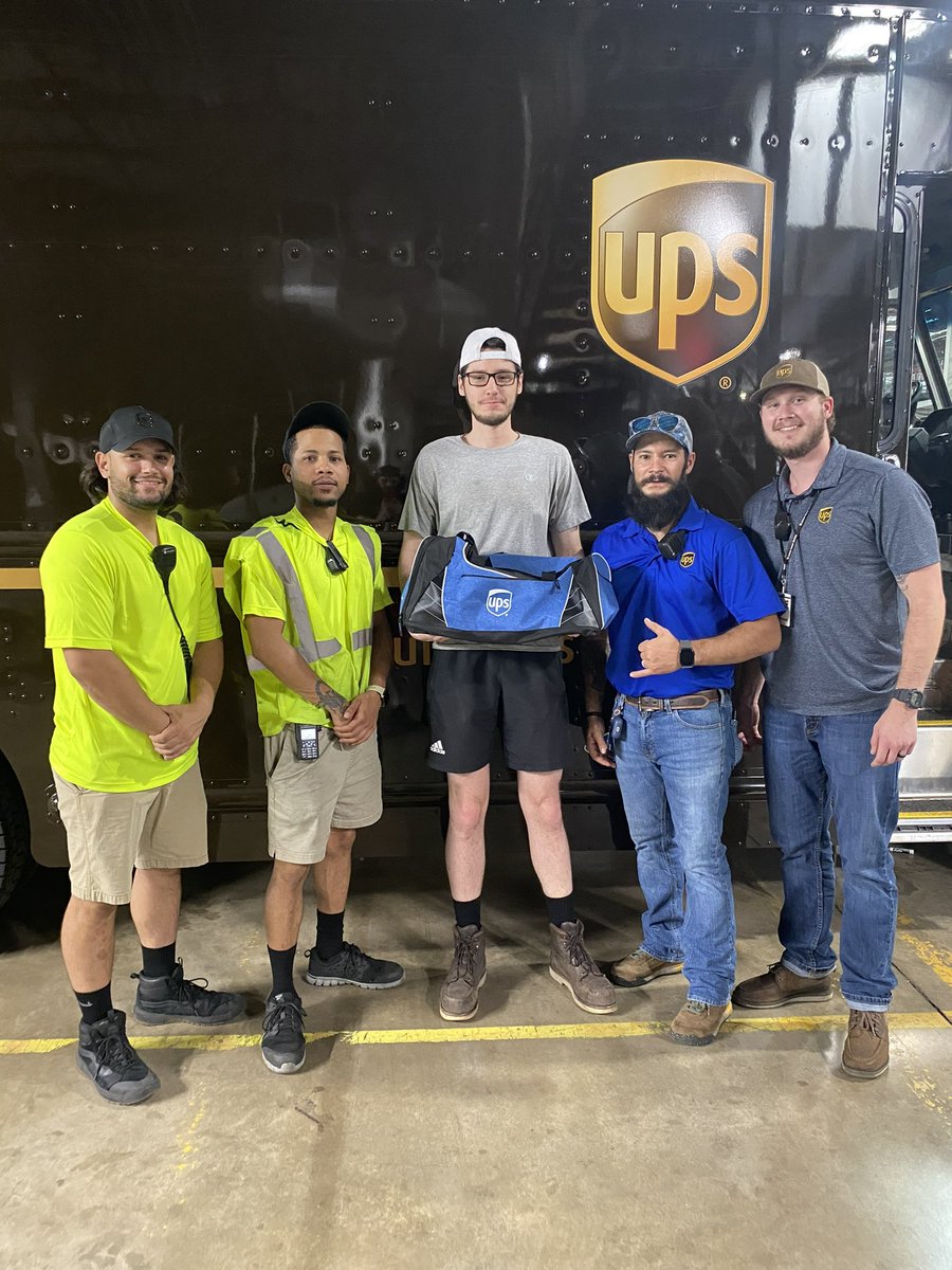 Recognizing <a href="/UPSers/">UPSers</a> Collin Gant for <a href="/Indyday_lions/">Independence</a> leading the way in Better not Bigger, effectively cut 4 trailers from the load count due to his dedication to being the best at what he does for Thank you <a href="/UPS/">UPS</a> <a href="/bigtymer504/">E.J.⚜</a> #DeliverWhatMatters