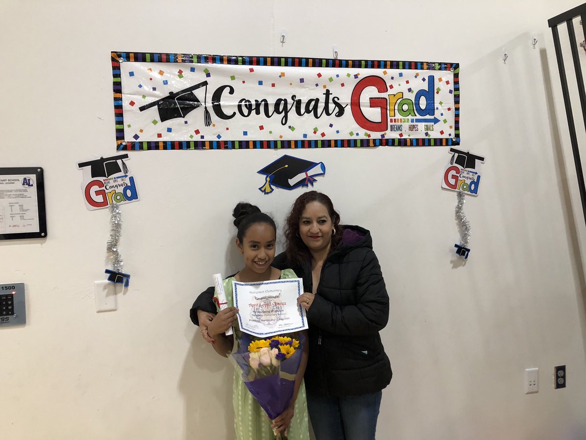 Halversontweets's tweet photo. 5th Grade Graduation was a hit!  So many special family members came to support the students. It was a memorable event. A huge shout out and thank you Mrs Wescott &amp; Miss Peek, fabulous 5th grade teachers. @AlbertLeaSchool #Halversonrocks https://t.co/kFfvivLlZx