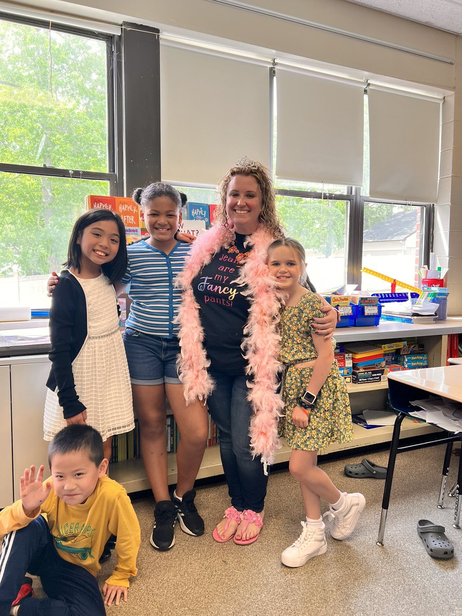 Check out our “Impressively Dressed” students on “I” day!