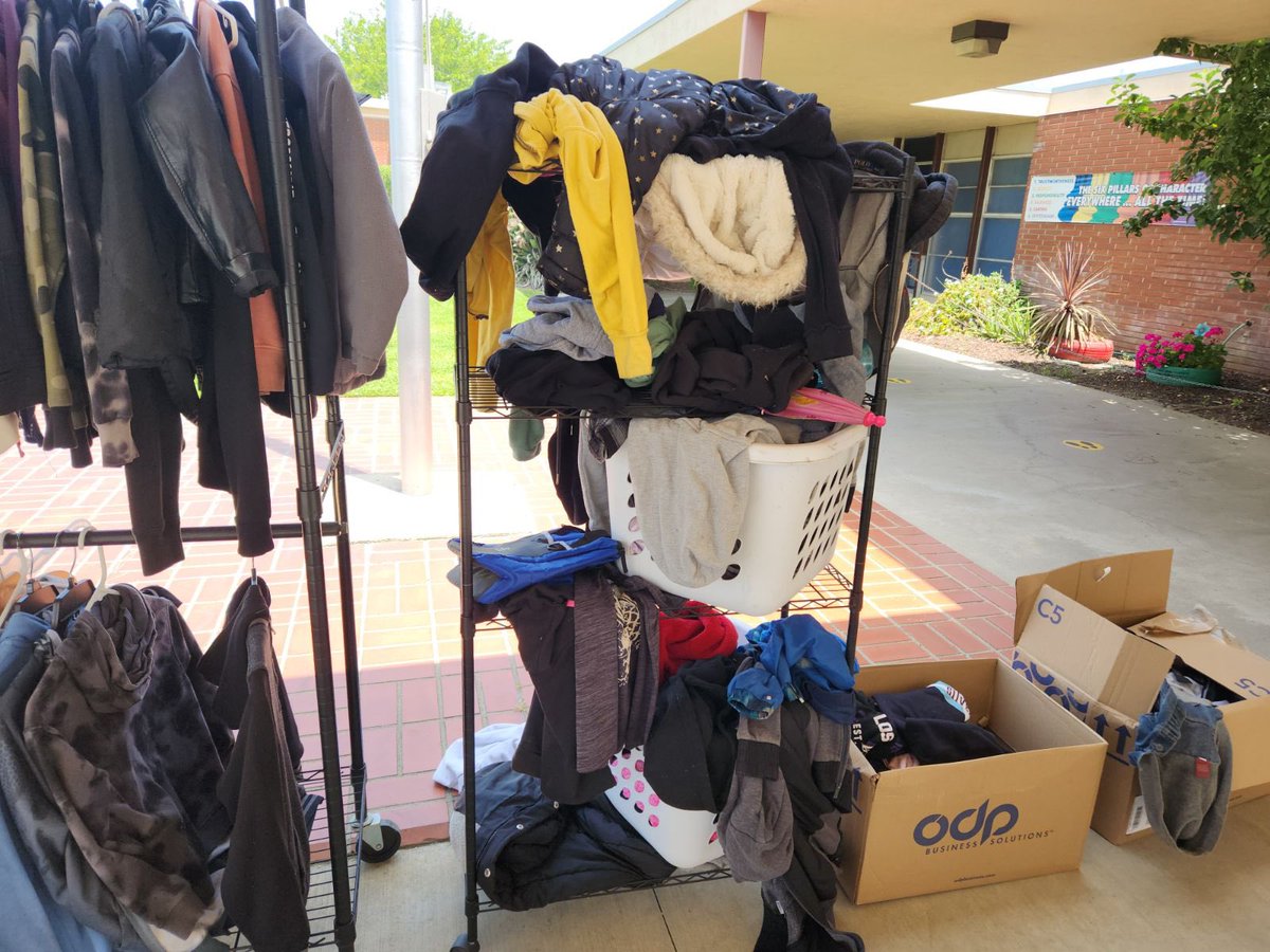FUSD_Juniper's tweet photo. Hey @FUSD_Juniper families! It’s the end of the year and our lost and found is overflowing! Please make sure to stop by and collect any lost items before the year ends! https://t.co/5fIwrg54Th