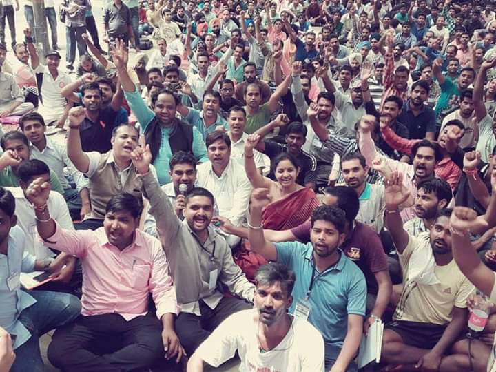 neerajbaudh47's tweet photo. साउथ के सभी रेल अप्रेंटिस को धन्यवाद कहना चाहता हूं कि जो जीएम पावर का मसला जो खड़ा किया और पूरा विश्वास है कि आप जीएम पावर की पॉलिसी में सफल रहेगी ऑल इंडिया के सभी साथियों को जीएम की पावर तहत सभी रेलवे में समायोजन करेंगे
@NATIONAL_RAAA 
@AshwiniVaishnaw 
@AmitShah 
@RailMinIndia https://t.co/VKAN2RrjFx