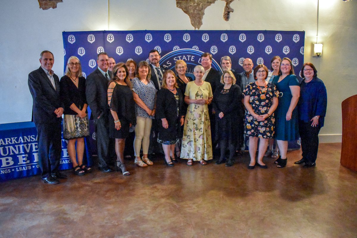 Last night, we hosted the Heart of a Vanguard donor recognition banquet at the Robbins Sanford Grand Hall in Searcy. We gathered to extend our gratitude to our donors who made a significant impact in 2022. View our Flickr: bit.ly/3MmOM5L 
#ASUBeebe #DonorRecognition