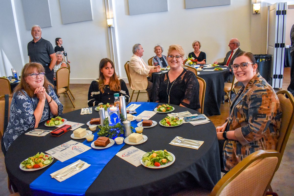 ASUBeebe's tweet image. Last night, we hosted the Heart of a Vanguard donor recognition banquet at the Robbins Sanford Grand Hall in Searcy. We gathered to extend our gratitude to our donors who made a significant impact in 2022. View our Flickr: bit.ly/3MmOM5L 
#ASUBeebe #DonorRecognition