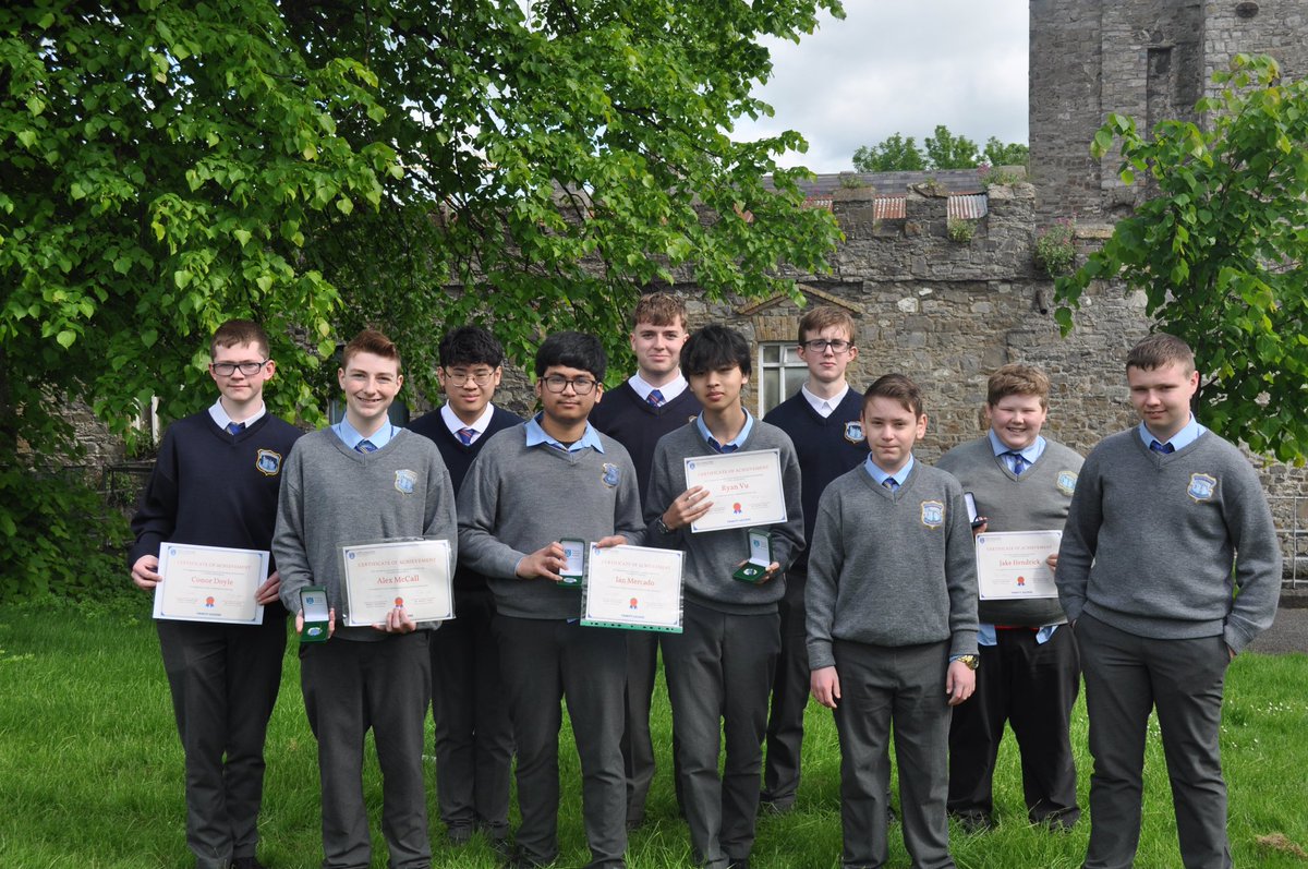 Congratulations to all of our Trinity Access award winners. They received their medals and certificates at a ceremony in @tcddublin last week. Well done! @TrinityAccess21 @ERSTIRELAND @PDST_Hwellbeing