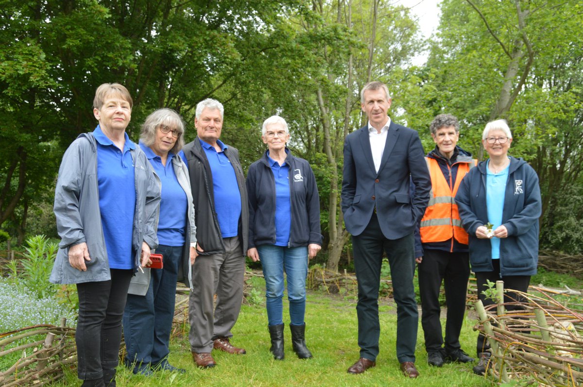 @DanJarvisMP.  Thank you for your encouragement, advice  and time today. #networking #volunteering <a href="/BarnsleyCouncil/">Barnsley Council</a> <a href="/BarnsleyMuseums/">Barnsley Museums</a> <a href="/ChronOnline/">Barnsley Chronicle</a> <a href="/BarnsleyHC1/">Barnsley Heritage Connects</a> @LWYLBarnsley