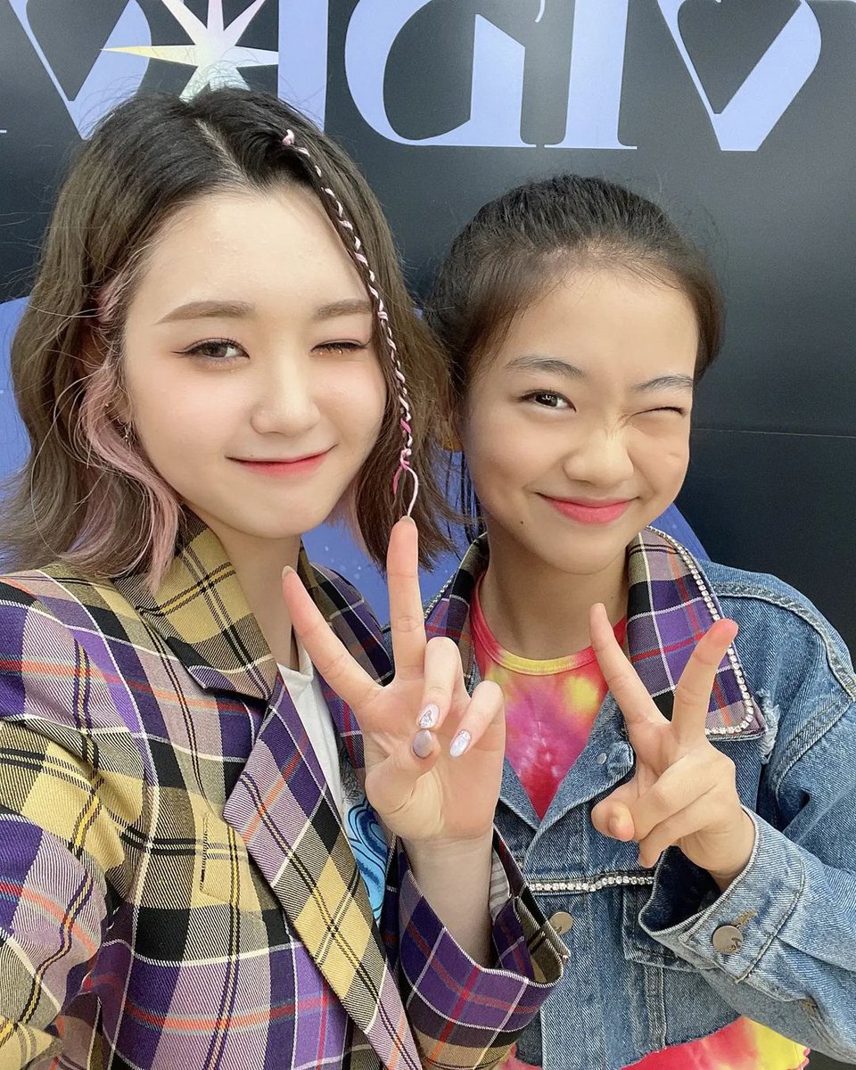 picshaeun's tweet photo. Haeun with #TRI_BE members

#HAEUN #NAHAEUN #SMNGG #SMTrainee #SONGSUN #KELLY #JINHA #HYUNBIN #JIA #SOEUN  #MIRE https://t.co/2BbvwOnP4U
