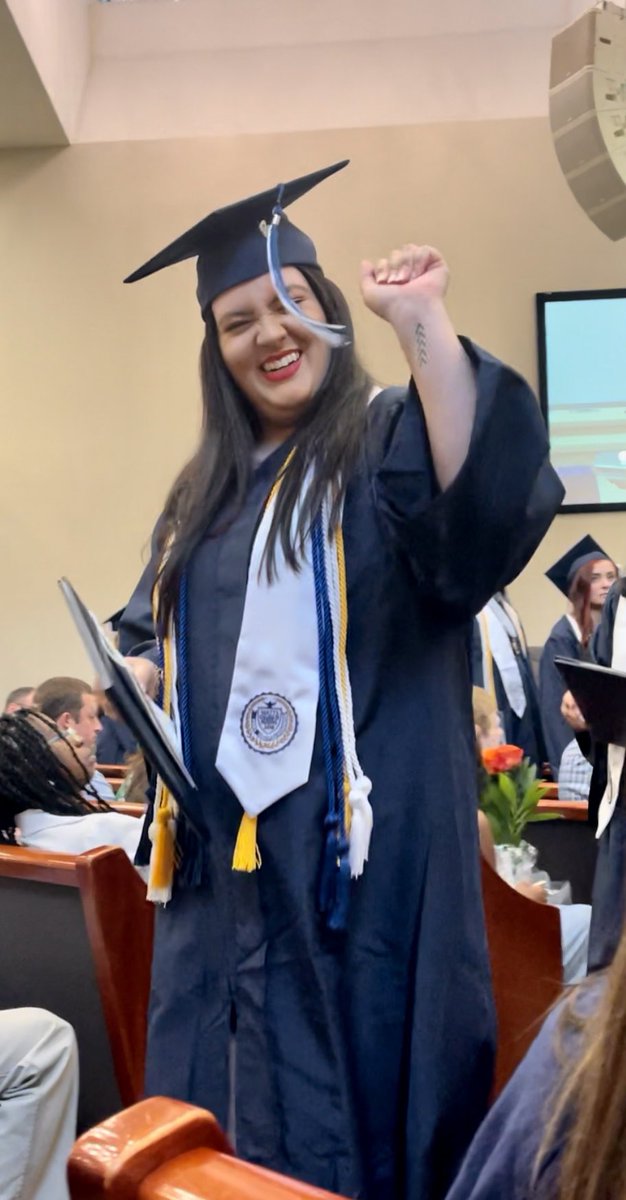 TeamEvans919's tweet photo. Pure joy!  BSN 🎓♥️🥳 @sheaevansss @carsuun https://t.co/xzSpP9BLPX