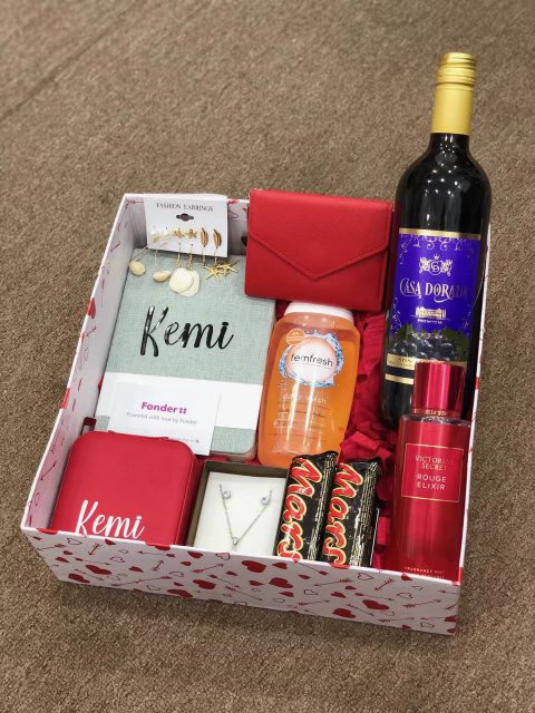 tryFonder's tweet photo. Birthdays? Anniversaries? Graduations? We do it all!🎁💝🙏🏽

Head on over to https://t.co/ooKng9glO7 and send that gift today!

#gift #giftbox #giftideas #anniversary #birthday #celebrate #present https://t.co/FVr0CwdcT0