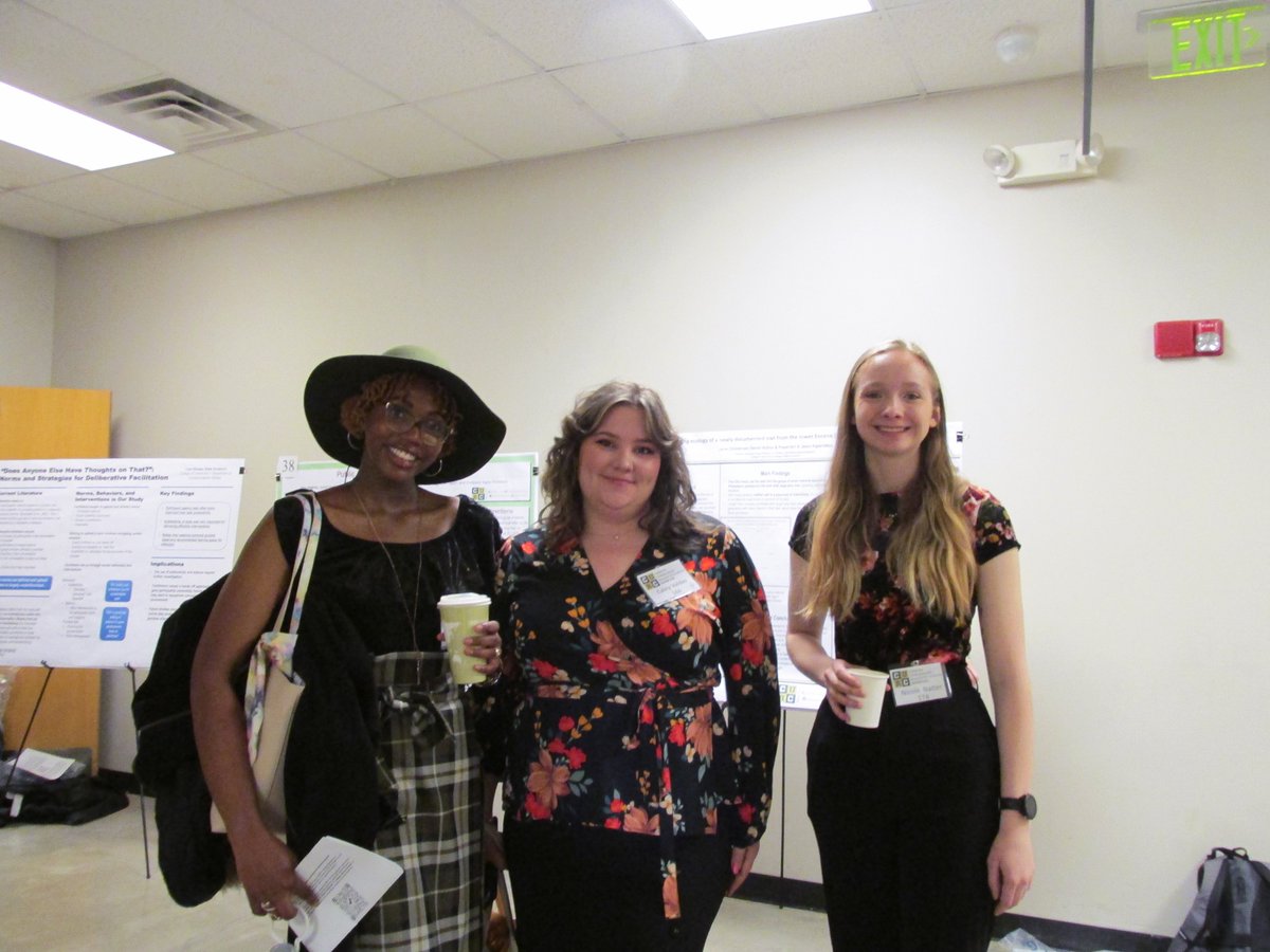 CSU_MIP's tweet image. Over 30 students represented #MIP research at the Celebrate #UndergraduateResearch &amp;amp; Creativity (#CURC) Showcase; some snagged top recognitions! 

View all research presented: symposium.foragerone.com/csu-curc2023/p….   

(📸: @AlanSchenkel) #UndergradInTheLab