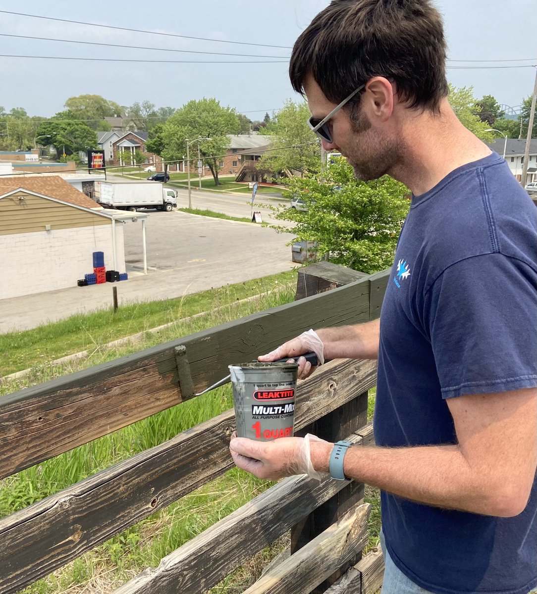 During my lunch hour walk today, I met volunteers from <a href="/ElementTesting/">Element Materials Technology</a> working w/
<a href="/WDNR/">Wisconsin DNR</a> putting a fresh coat of stain on the <a href="/HankAaronTrail/">Hank Aaron Trail</a> bridge near <a href="/CBS58/">CBS 58 News</a>.  Nice work Rob and everyone who maintain this tremendous community asset!
