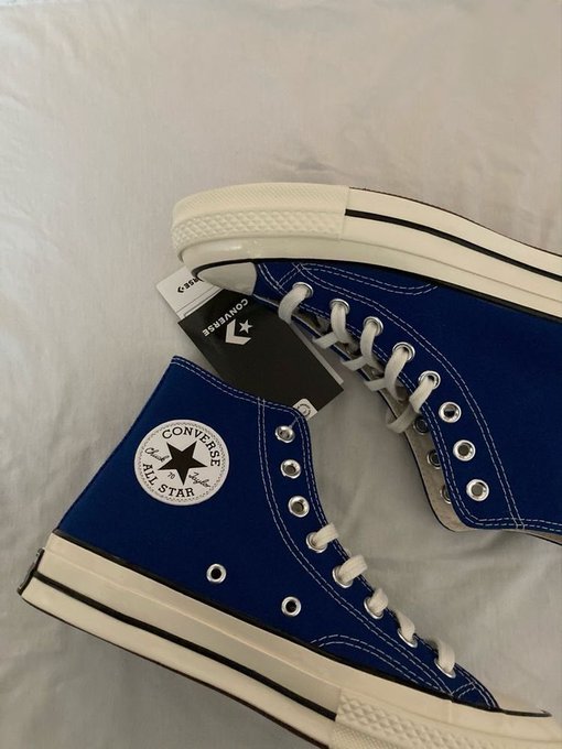 Navy blue converse https://t.co/sORM92JjU2