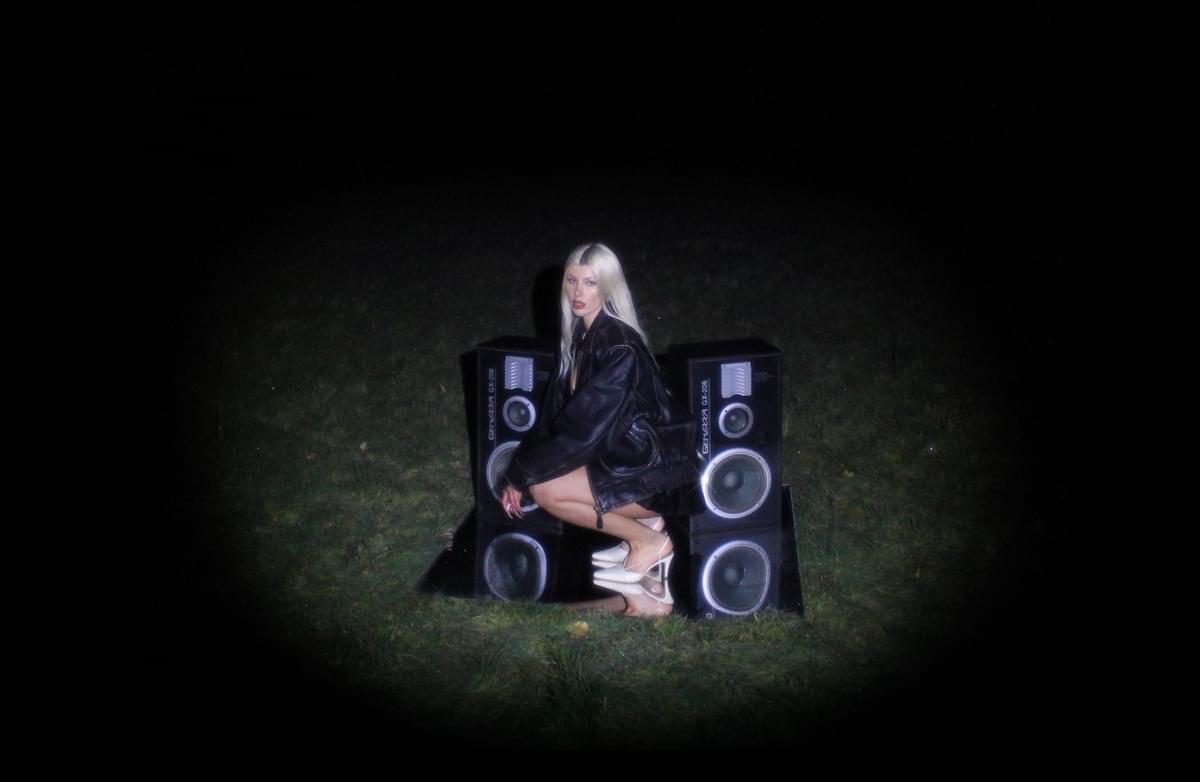 Sølv’s (<a href="/solvofficial/">Sølv</a>) "Angels By My Side" prays for answers and direction as they continue to explore downtempo, dark pop buff.ly/3ojPwRl