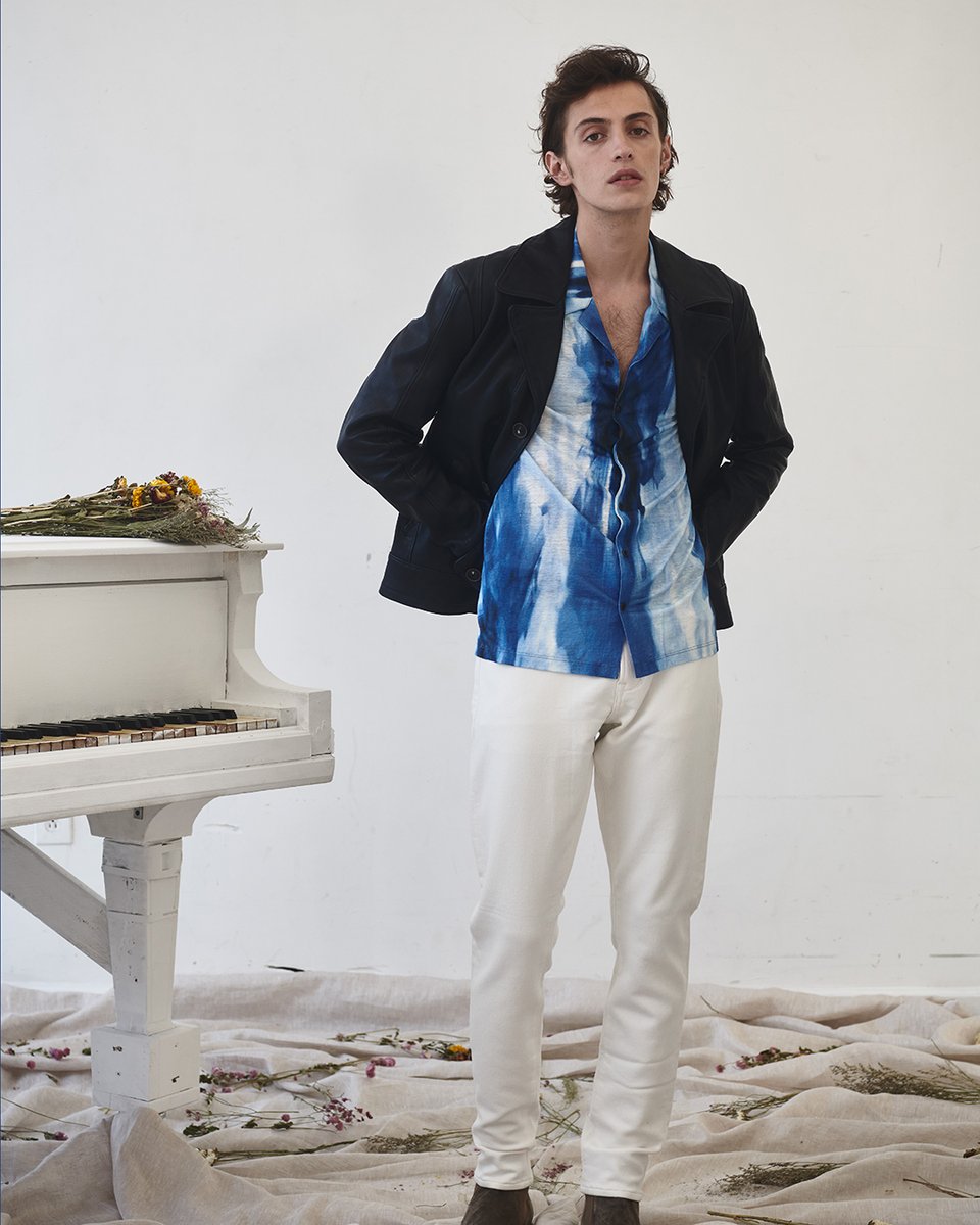 Menswear’s most beloved rock ‘n’ roll-inspired label returns with a fresh new number for this Spring/Summer. Discover the new, expertly orchestrated S/S '23 collection from John Varvatos at Harry Rosen, available in-store and online now. ​#HarryRosen bit.ly/3IsBzqZ