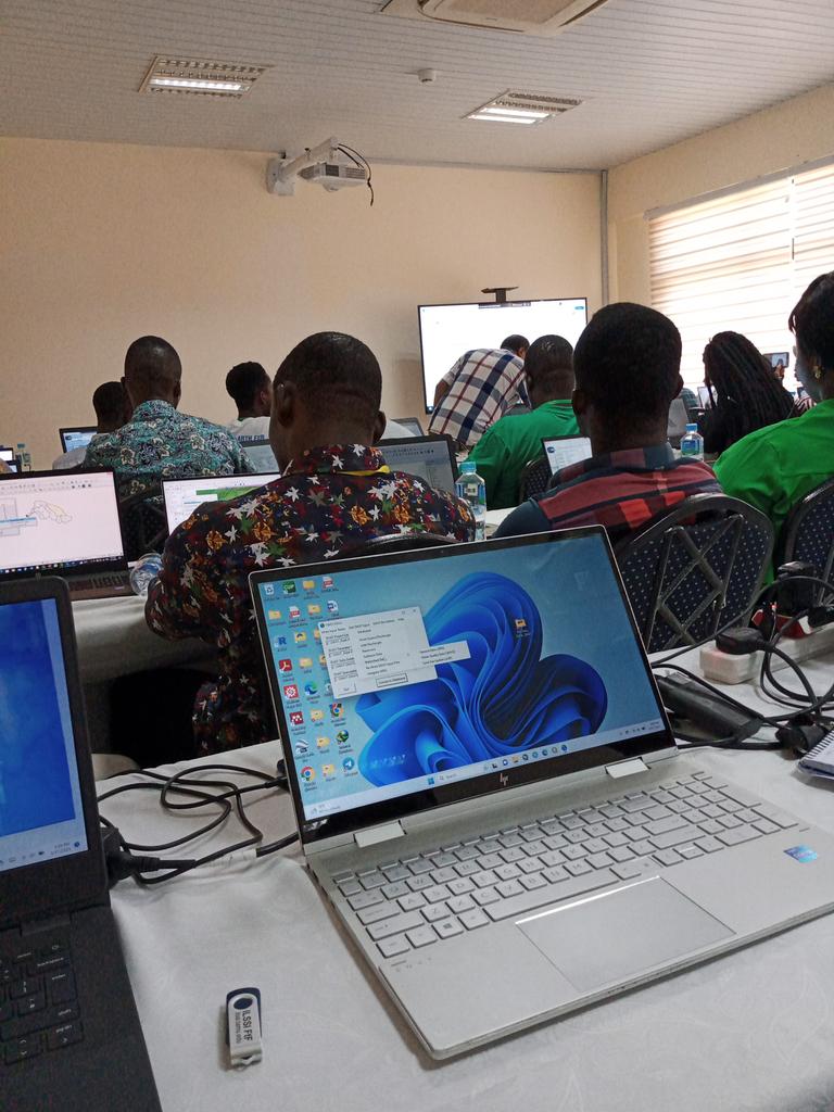 QuansahCharles1's tweet photo. Brilliant sessions at the Integrated Decision Support System (IDSS) Training Course this week by @EarthScienceUG #TeamSWAT #IDSS2023 https://t.co/Gp1KEwF4cU
