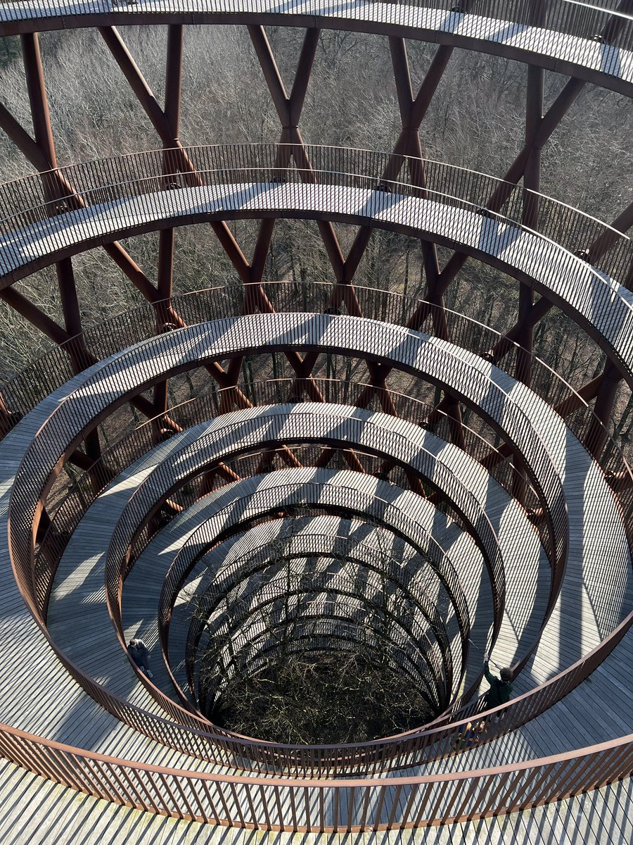 lim_beer's tweet photo. (1) 🇩🇰🇸🇪คิดว่าน่าจะมีประโยชน์เผื่อใครกำลังอยากไปเที่ยวแถบสแกนดิเนเวีย Denmark - Sweden เรามีทำ สรุปทริป 30 วัน ใน 30 ข้อไว้ในเพจ แต่เธรดนี้จะเลือกมาเล่าให้ฟังหัวข้อที่คนรอบตัวถามมาบ่อยเกี่ยวกับทริปนี้ก่อนครับ ใครอยากอ่านตัวเต็มอ่านต่อได้ ที่ลิงค์นี้ครับ >> https://t.co/1fci0aXtcJ https://t.co/vYivCEHr55
