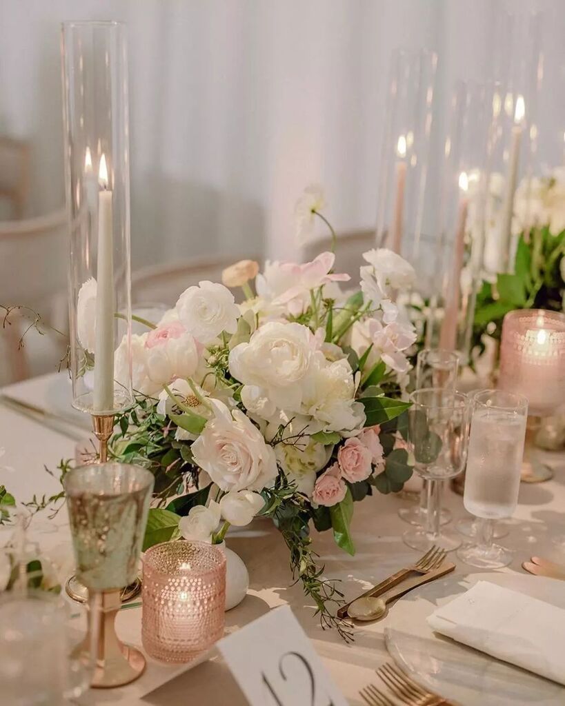 A little moody for spring but we kinda love it 💐 Planning and Design @internationaleventco Floral Design @marksgarden @michael_marksgarden Lighting @mjlightingdecor Decor @revelryeventdesign Linens @luxe_linen Glassware @tacer_losangeles Chargers a… instagr.am/p/CsbYv0JBye1/