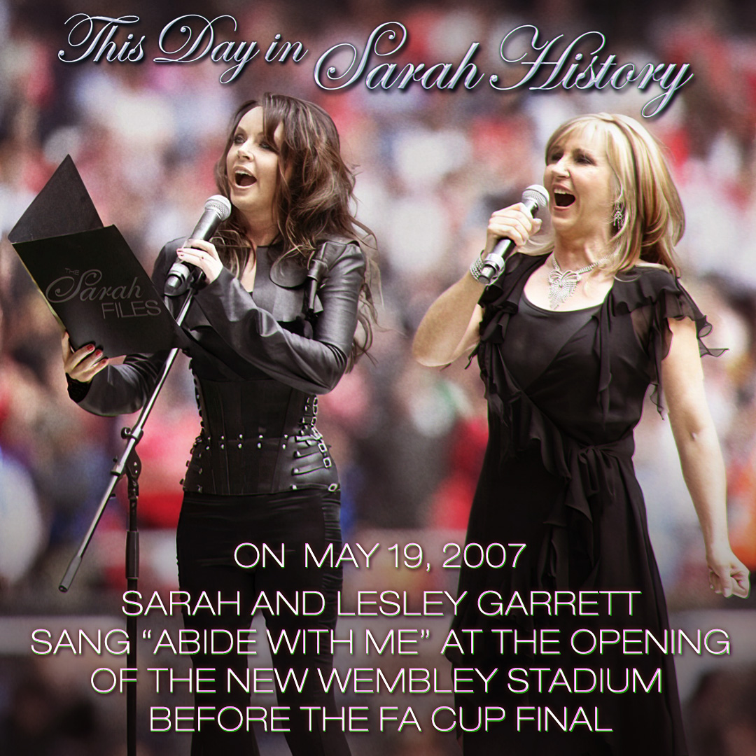 On May 19, 2007, Sarah and Lesley Garrett sang “Abide with me” at the opening of the new Wembley Stadium, before the FA Cup Final between Manchester United and Chelsea ⚽ #sarahbrightman #lesleygarrett #abidewithme #wembleystadium #facupfinal #manchesterunited #chelsea #football