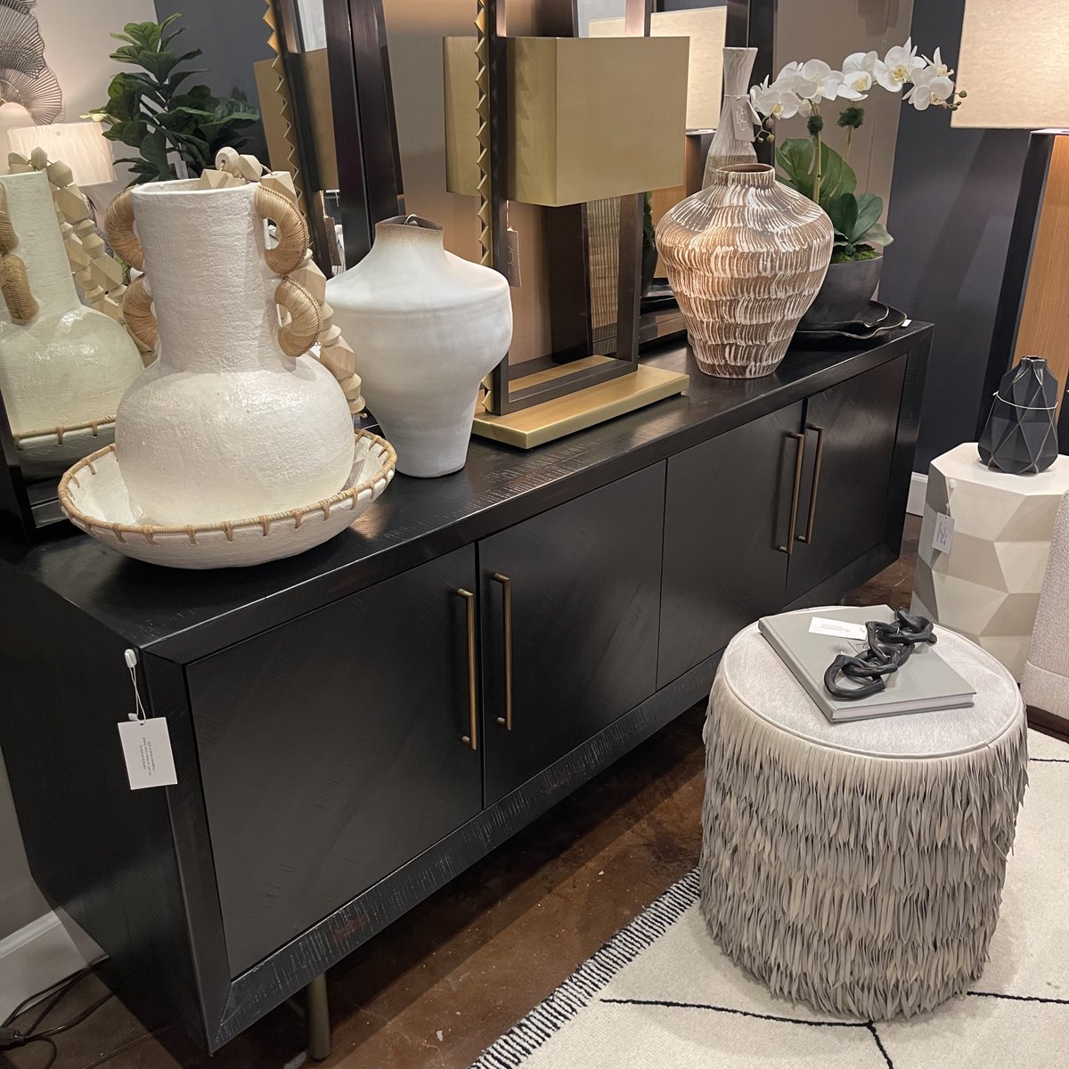 ATLDesignGroup's tweet image. Happy Friday!! Showcasing some of our favorite items currently in the ADG Home showroom! ✨ All ready to buy-off-the-floor. Don't wait weeks or months for delivery. 
#atldesigner #atldesigngroup