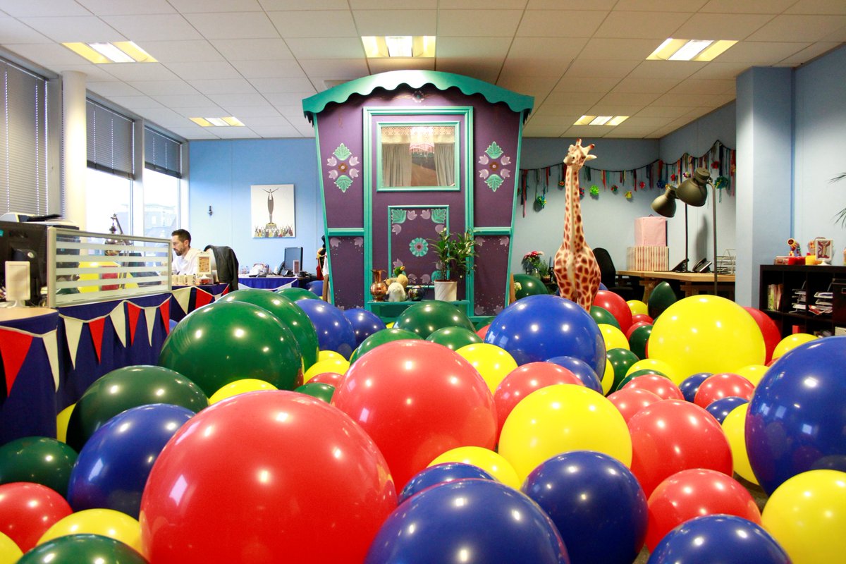 dave_mcpartlin's tweet image. Free (posh) coffees/pastries for those who join me, @ottleyoconnor &amp;amp; @AndyCKent  for catch-up to discuss Ed/Ofsted solutions in Liverpool tom. 9.30am-11am at @angel_solutions Circus (it&apos;s v. cool!) Then off to 1st #BrewEd after. DM/comment for details- go on, be spontaneous! RT⬇️