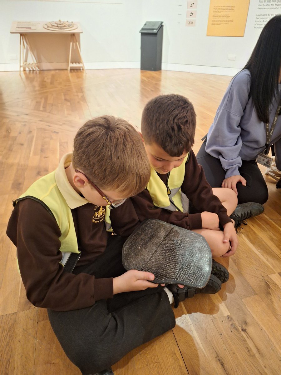 EastfieldPSHull's tweet photo. #4KC loved their Ancient Egypt trip at Ferens! We explored ancient artefacts and asked some fantastic questions! #epshistory https://t.co/6SpHZa7IUp