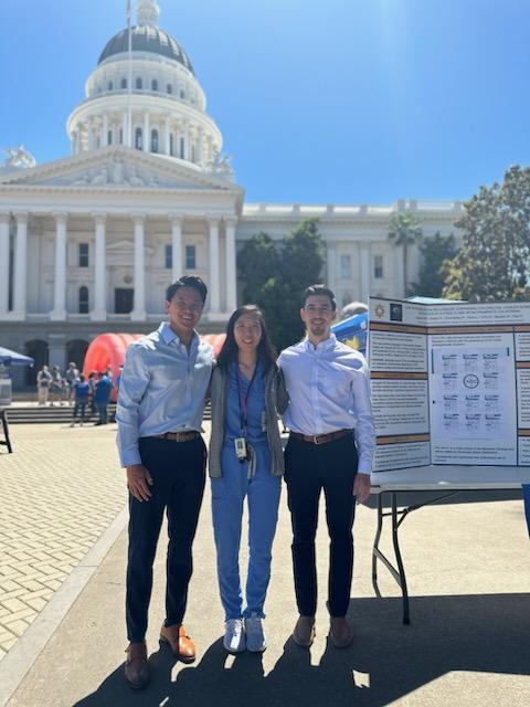 Our incredible 2nd year GI fellows had a great time at the California state capitol! 

#lightthecapitolblue #colorectalcancerawareness #GITwitter @rkhsusa