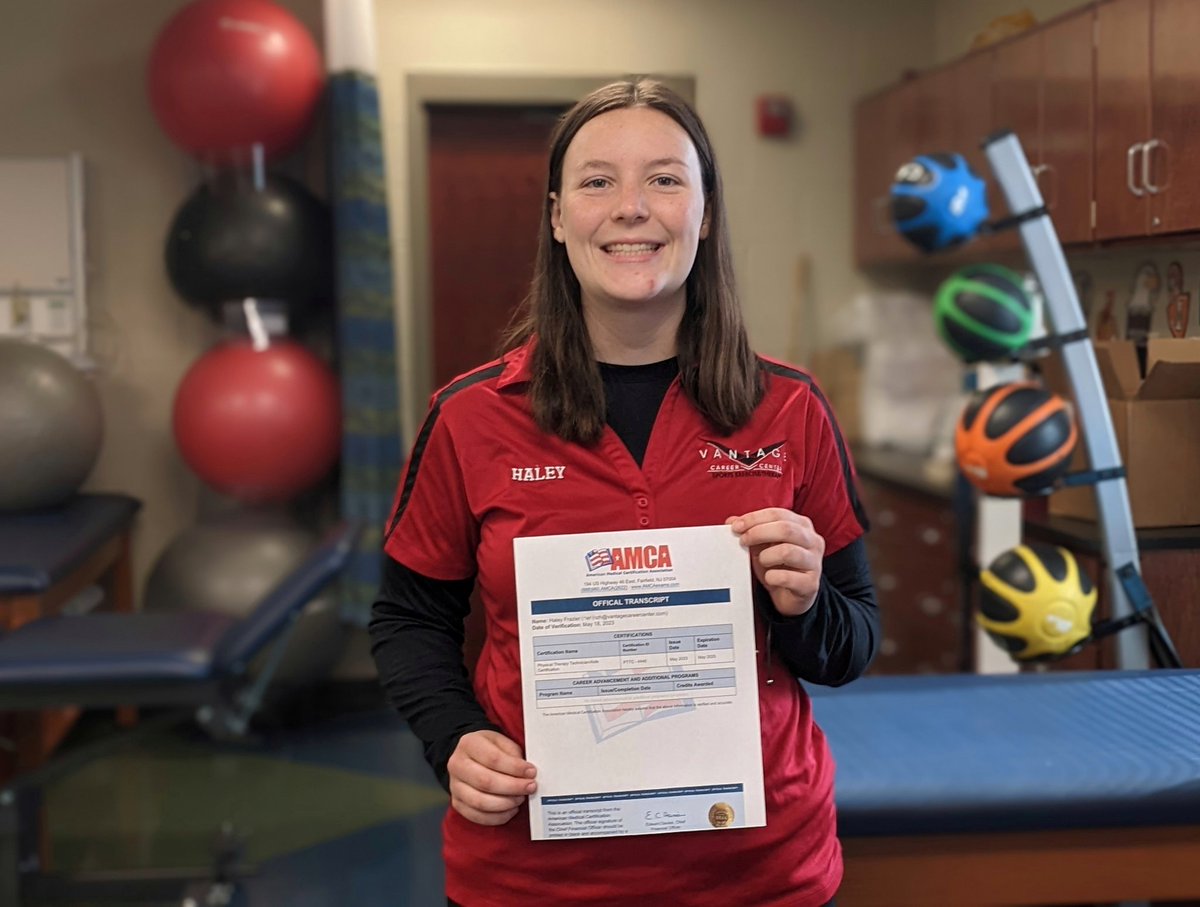 vccstudents's tweet photo. Congrats to our Sports Exercise Therapy Srs. for achieving their Personal Trainer certificates, Haley Frazier, Micaela Lugabihl, &amp; Hallie Wise! Earning Physical Therapy Aid certification is Haley Frazier! We are proud of our students' dedication in achieving their career goals. https://t.co/IWOwtoaReD