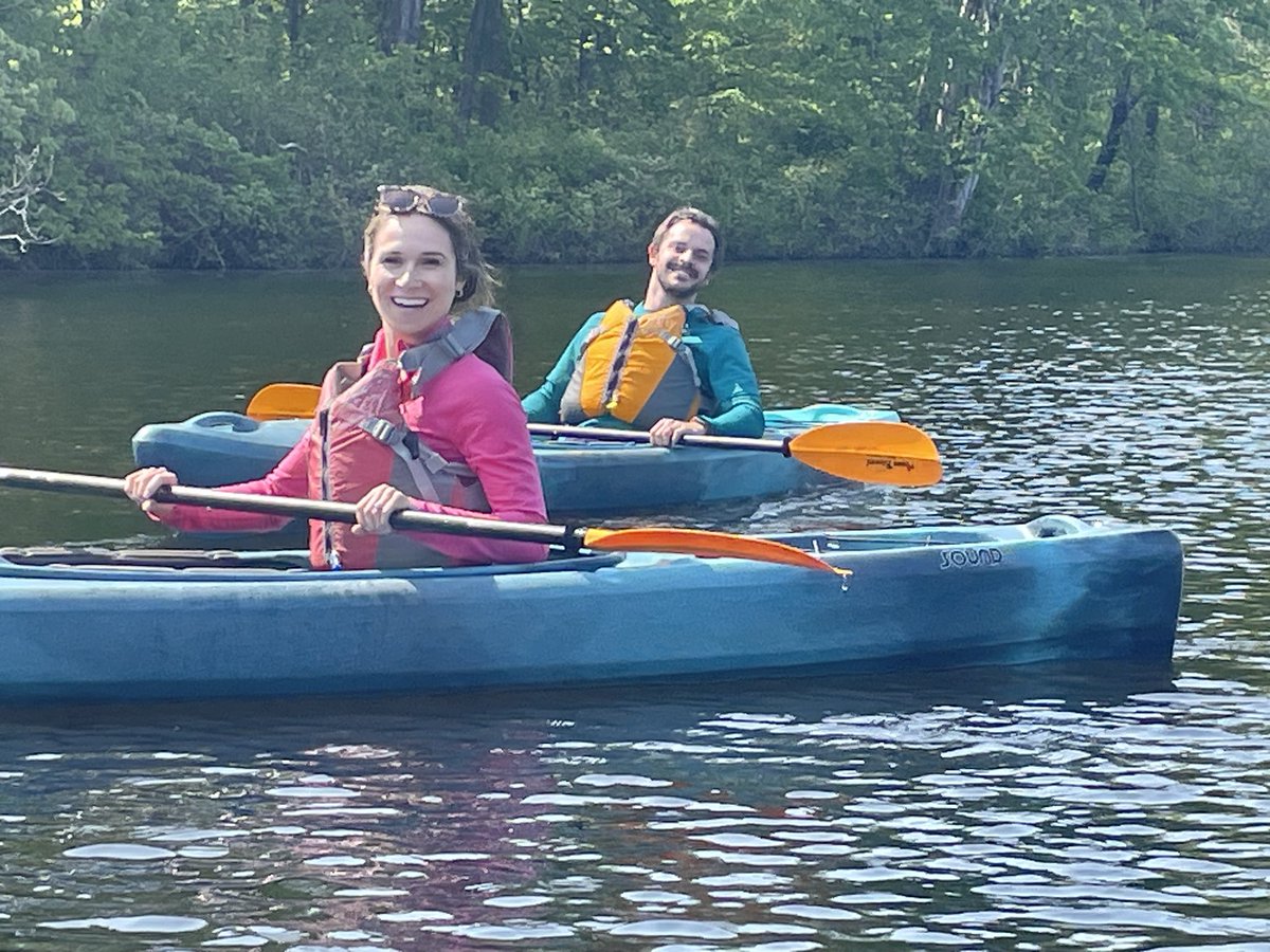 UConn_ID's tweet photo. We braved the chilly air and ice-cold water for a fellow-favorite #Wellbeing mid-week activity: kayaking on the beautiful Farmington River! Just 20 mins from @uconnhealth. No one fell in this year!! #IDtwitter #MedEd https://t.co/hThSaeN7Vp