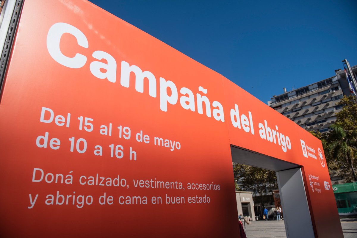 montevideoIM's tweet photo. 🧥 ¡Al frío buen abrigo!

Último día para sumarte a la #CampañaDelAbrigo 💪🏻

En la explanada, junto al @MScoutUy, recibimos: vestimenta, calzado, ropa de cama u otros abrigos limpios y en buen estado para ayudar a quienes más lo necesitan.

⏰ Hasta las 19 h. podés acercarte. https://t.co/UDpxJQWFtQ