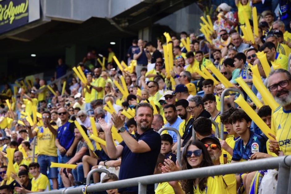 💛 If the #CádizCF wins today, 𝐈'𝐥𝐥 𝐟𝐨𝐥𝐥𝐨𝐰 𝐞𝐯𝐞𝐫𝐲𝐨𝐧𝐞 𝐰𝐡𝐨 𝐫𝐞𝐭𝐰𝐞𝐞𝐭𝐬 𝐭𝐡𝐢𝐬 𝐭𝐰𝐞𝐞𝐭.

#ThisIsCádiz